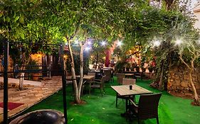 Zemira Garden Hotel